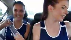 Provoking cheerleaders take in mouth cavity and hammer clits in car
